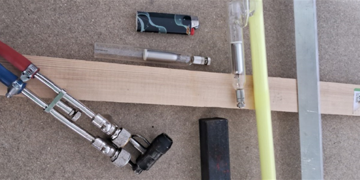 Fabrication de tubes néon pour professionnels